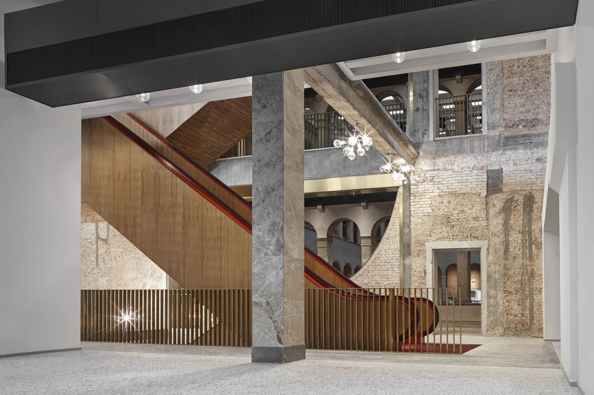 Fondaco dei Tedeschi TA Architettura - OMA